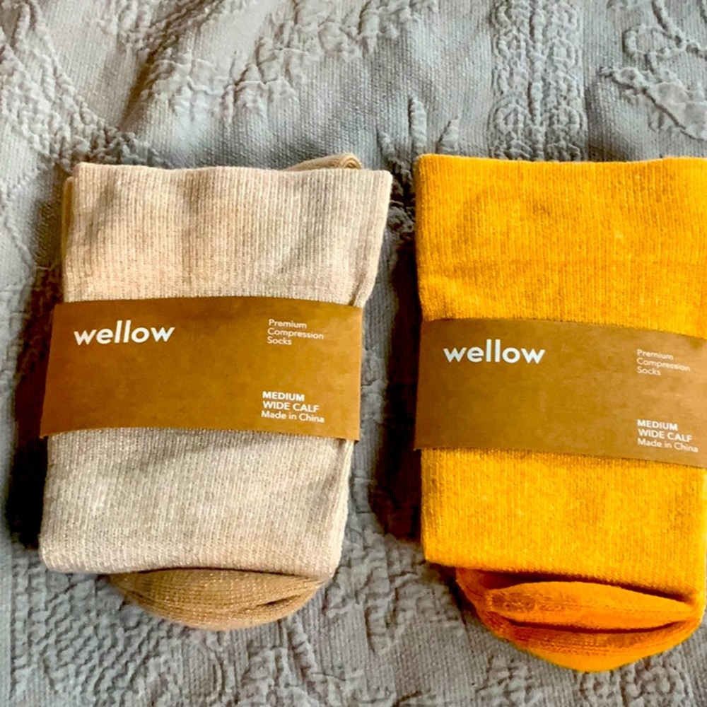 Wellow women’s wide calf compression socks M. NWT